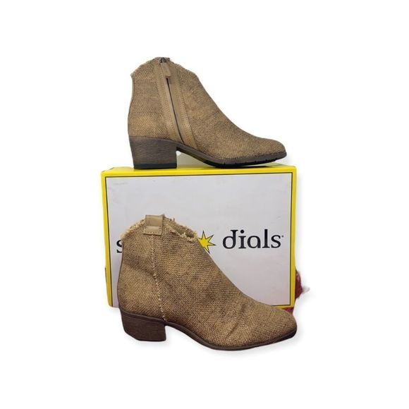 Seven Dials Shoes - Sz7.5 Seven Dials Lt Brown Booties NIB